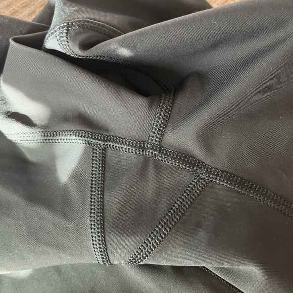 Lululemon leggings. - Picture 5 of 7